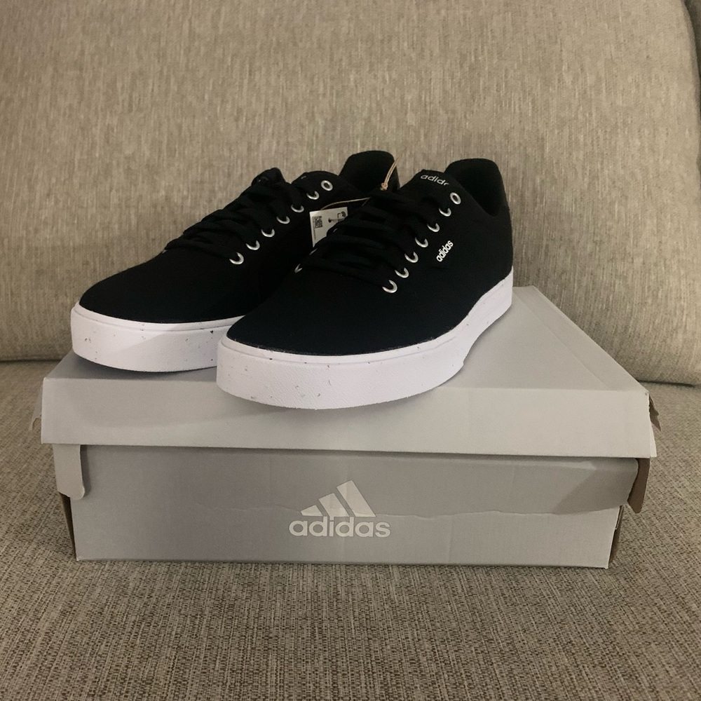 ADIDAS DAILY 3.0 ECO. MEN, BLACK, SIZE 11.5, NEW WITH TAGS